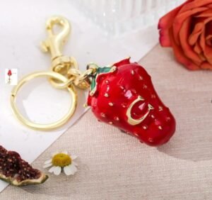 LLAVERO COACH STRAWBERRY